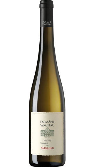 Bottle of Domane Wachau Riesling Smaragd Achleiten 2021 wine 750 ml